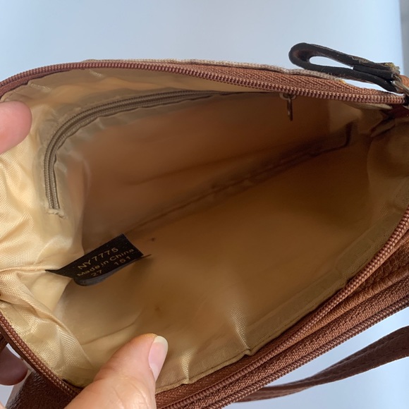 NICOLE MILLER Crossbody Bag - Picture 4 of 5